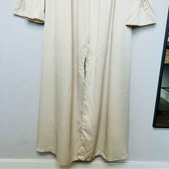 WEWOREWHAT On/Off Shoulder Smocked Dress Crème Bruilee Beige S - Picture 4 of 7